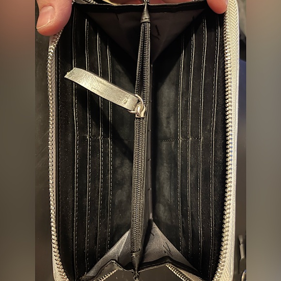 Vera Wang Wallet! - Picture 2 of 3